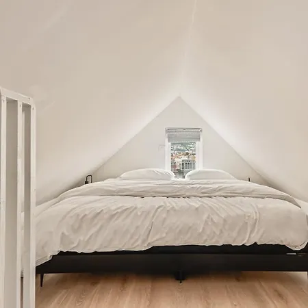 Dinbnb I Skansen Funhouse! Gym, Outdoor-area & Location! Holiday home *