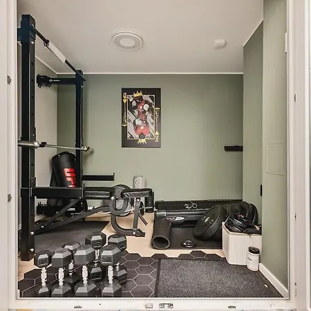 Holiday home Dinbnb I Skansen Funhouse! Gym, Outdoor-area & Location! *