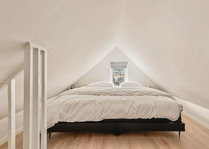 Dinbnb I Skansen Funhouse! Gym, Outdoor-area & Location! Semesterbostad *