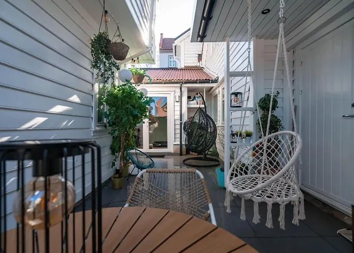 Semesterbostad Dinbnb I Skansen Funhouse! Gym, Outdoor-area & Location! *