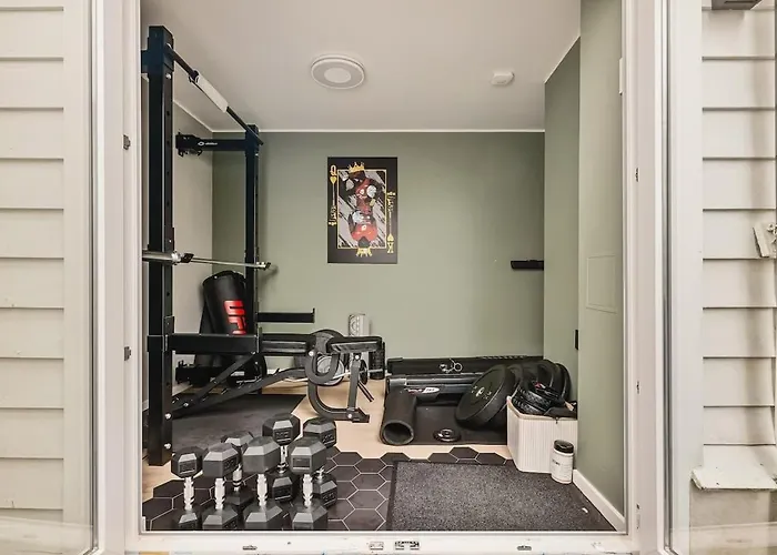 Semesterbostad Dinbnb I Skansen Funhouse! Gym, Outdoor-area & Location! *
